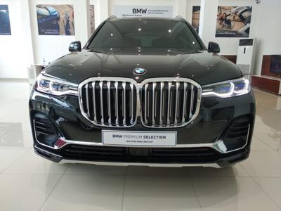 BMW X7  (2020)